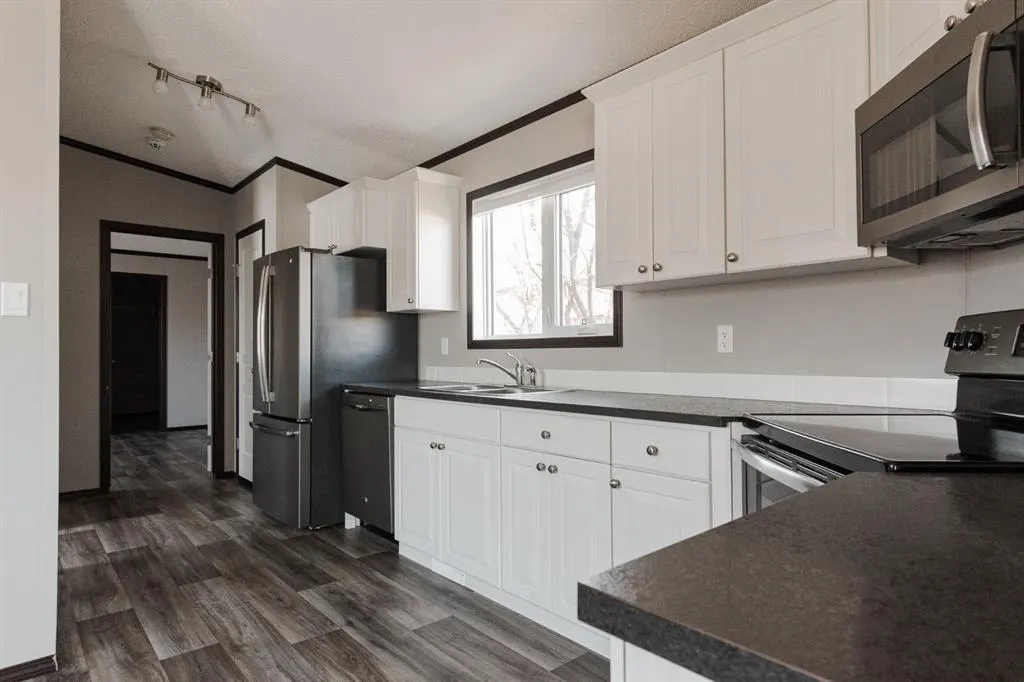 280 Clausen Crescent