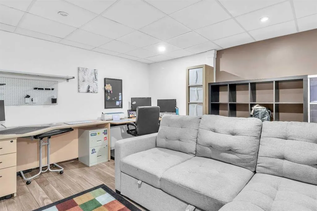 81 Walden Drive SE