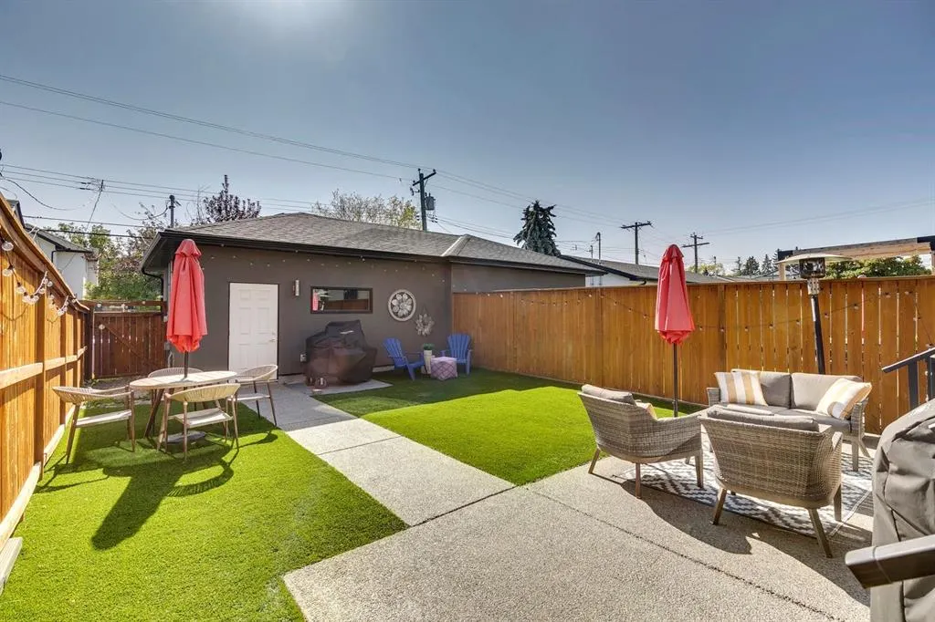 449 26 Avenue NW