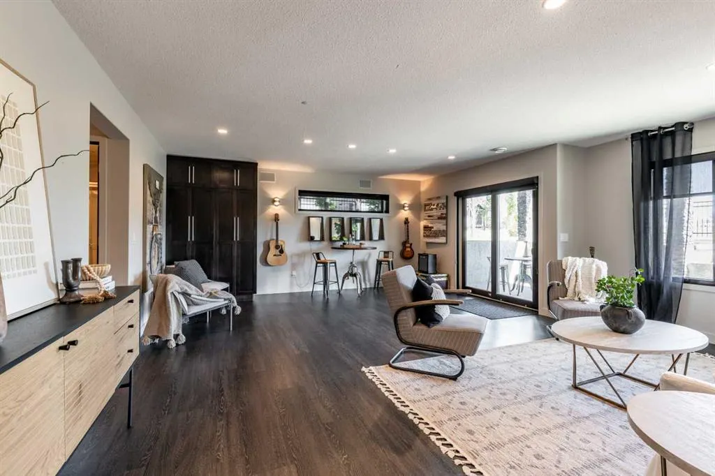 203 Highlands Close