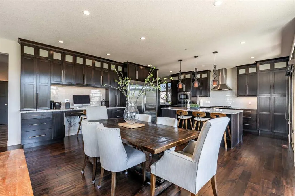 203 Highlands Close