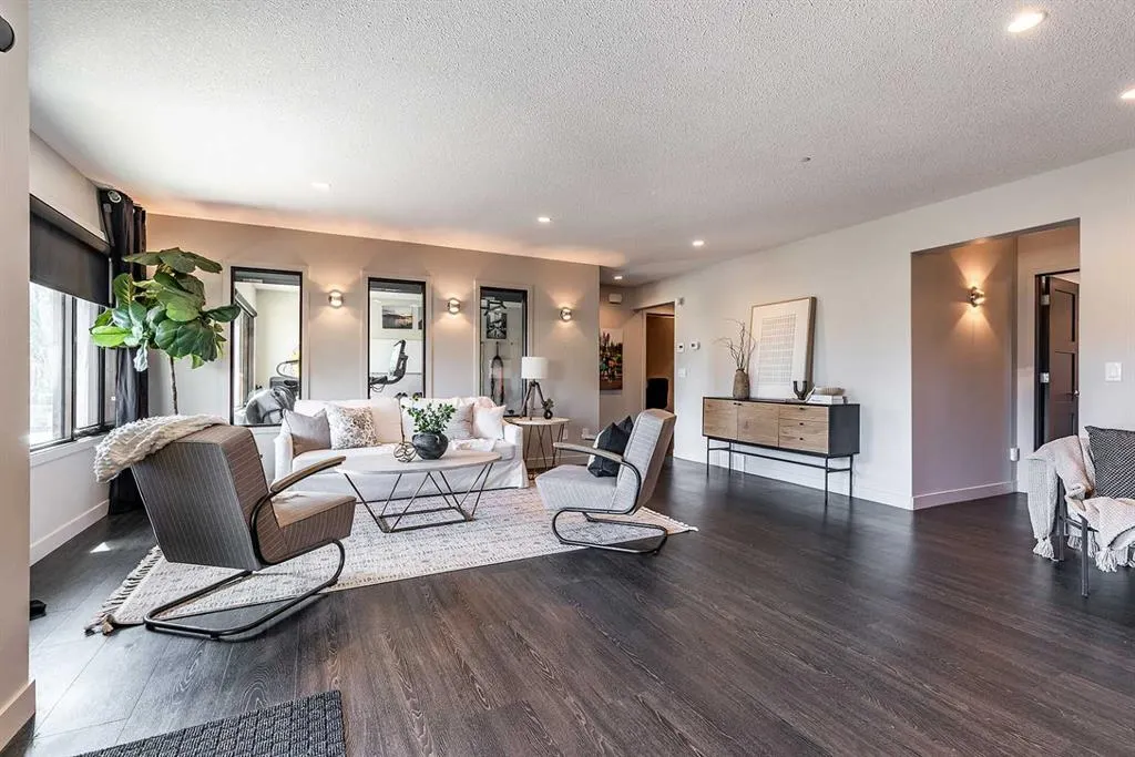 203 Highlands Close