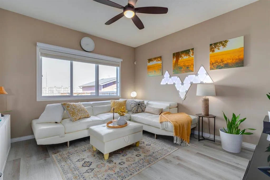 87 Mahogany Grove SE