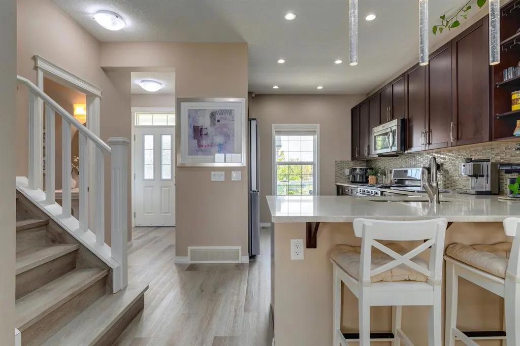 87 Mahogany Grove SE