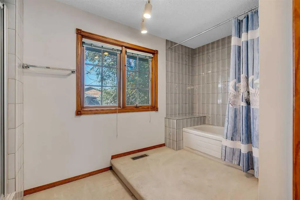 63 Edgehill Crescent NW