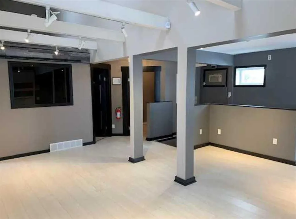 508 FIRST Street W, #Upper Front