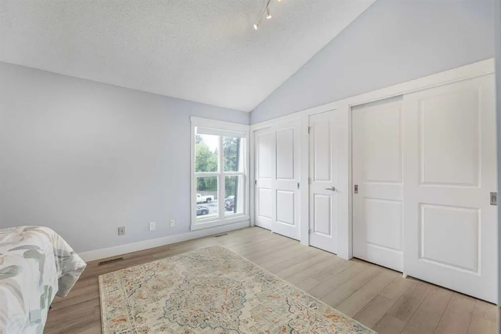 352 Brae Glen Road SW
