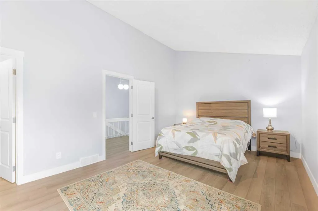 352 Brae Glen Road SW