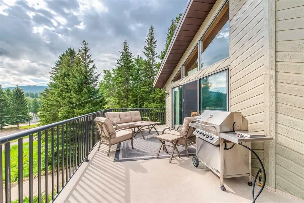 17 Sherwood Crescent