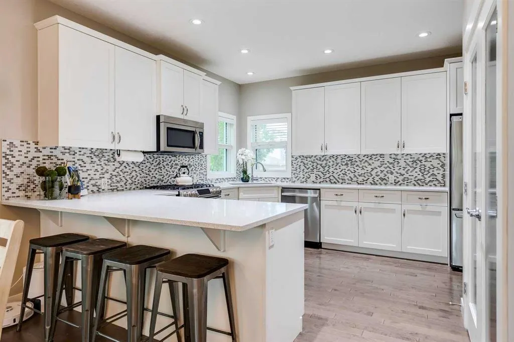22 Drake Landing Boulevard