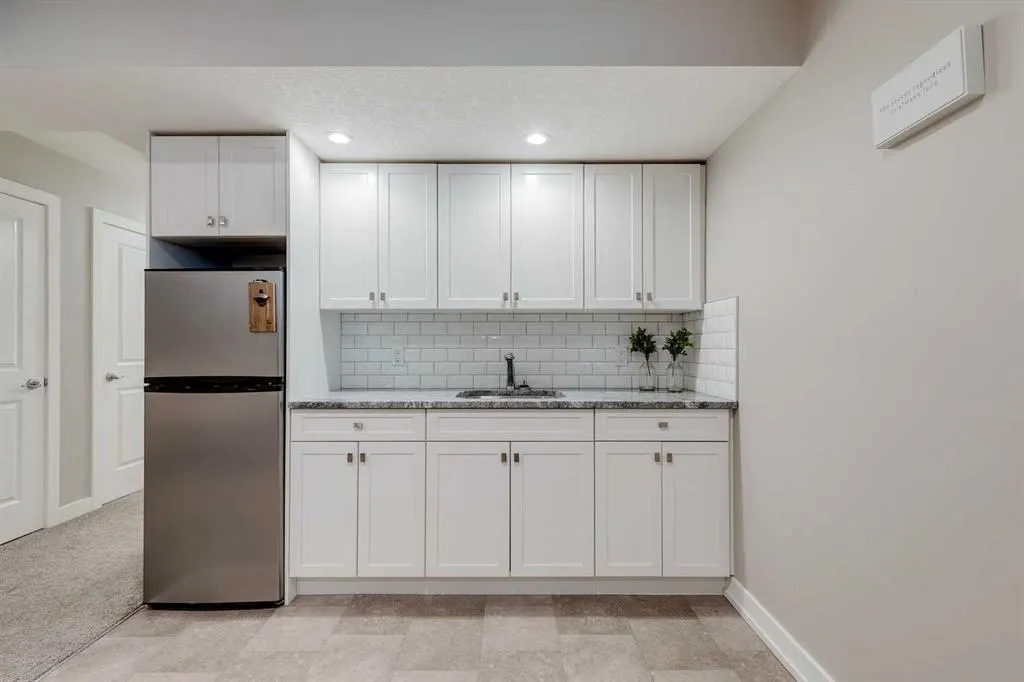 22 Drake Landing Boulevard