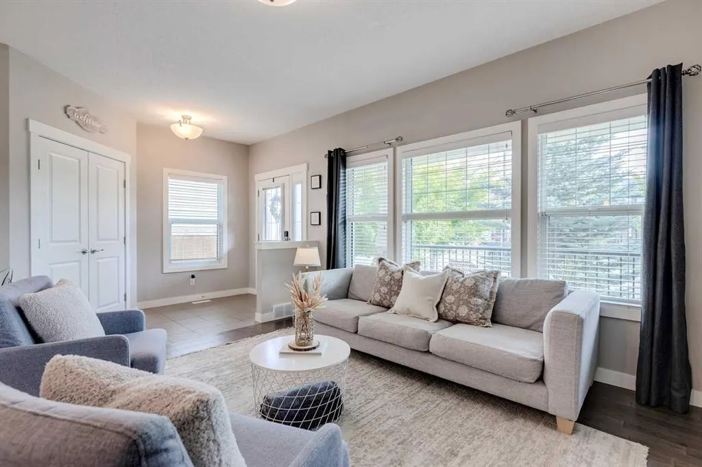 22 Drake Landing Boulevard