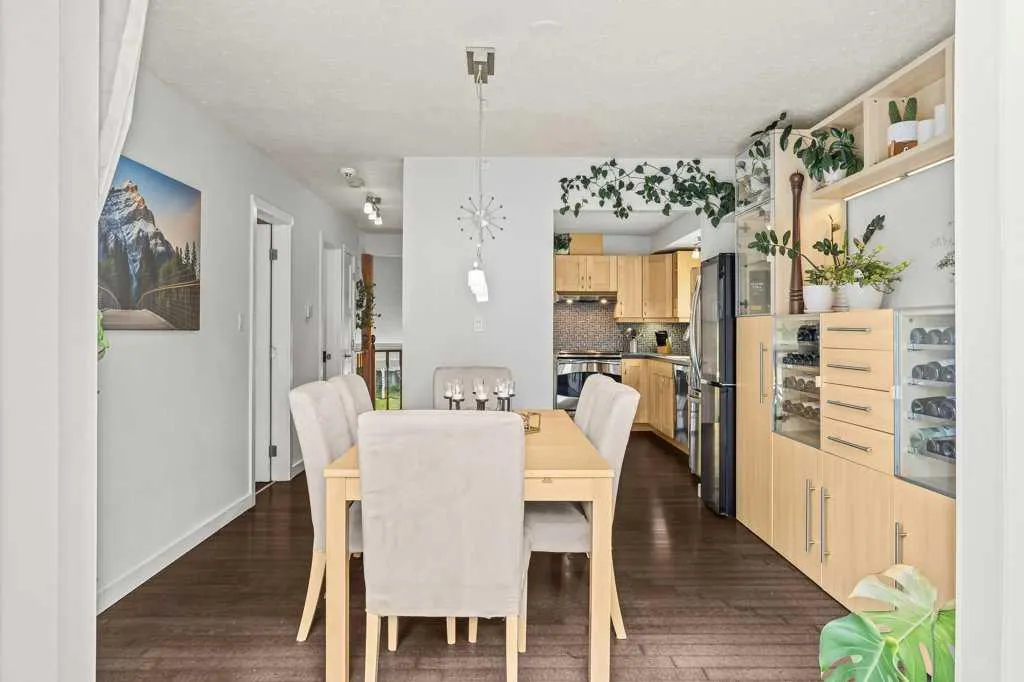 319 Hoodoo Crescent