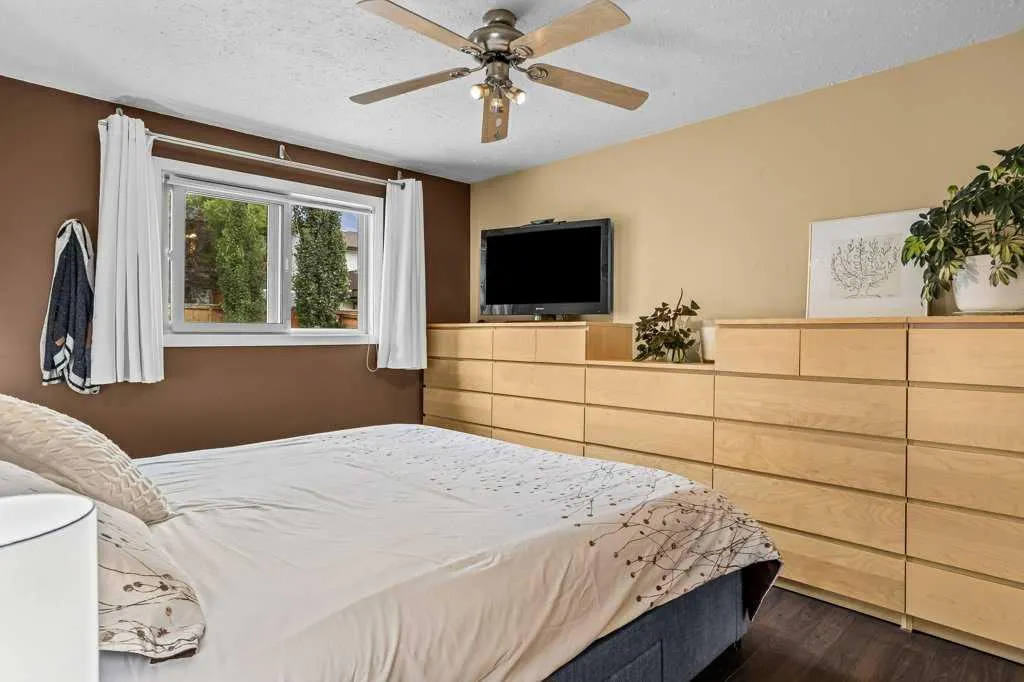 319 Hoodoo Crescent