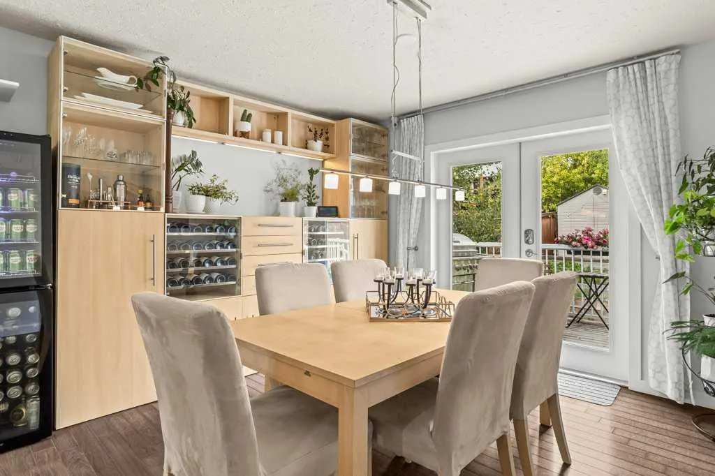 319 Hoodoo Crescent