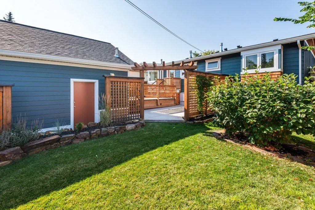 112 Selkirk Drive SW