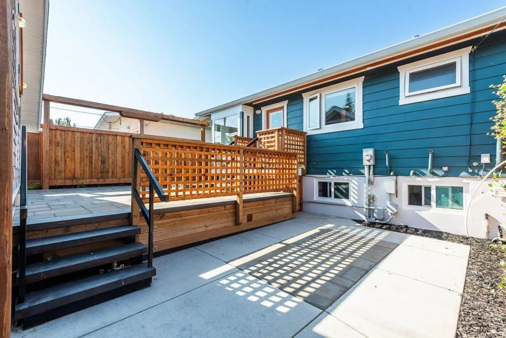 112 Selkirk Drive SW