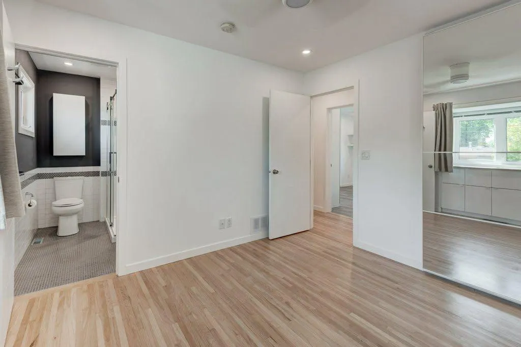 112 Selkirk Drive SW