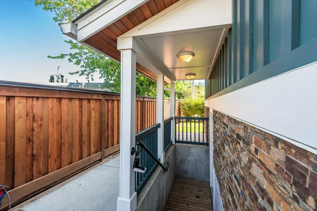 112 Selkirk Drive SW