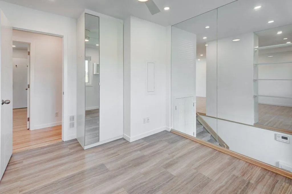 112 Selkirk Drive SW