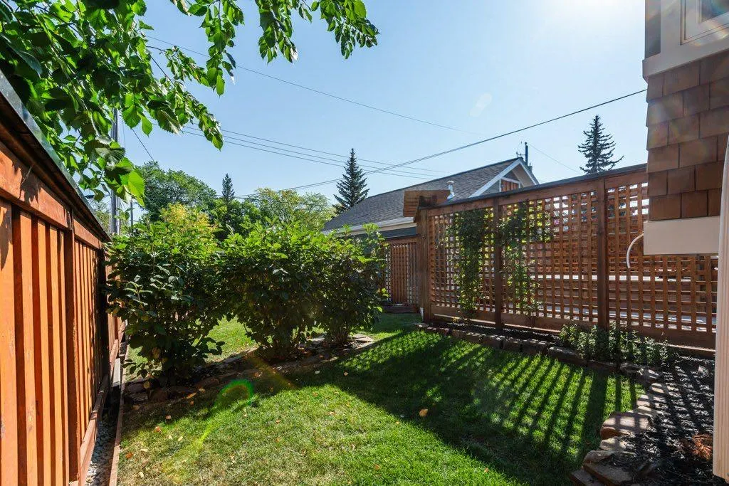 112 Selkirk Drive SW