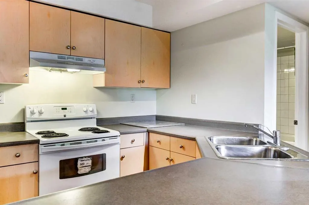 180 Kananaskis Way, #507