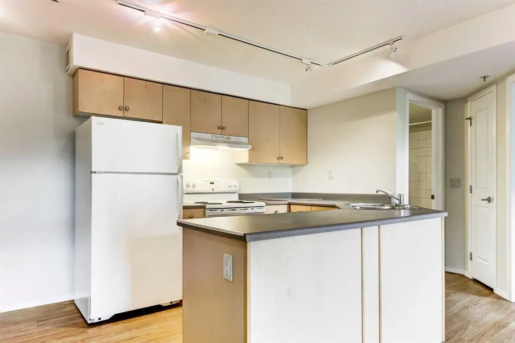 180 Kananaskis Way, #507