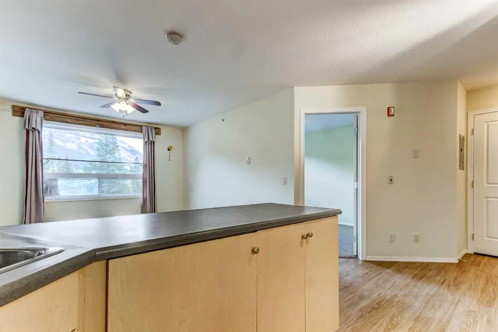 180 Kananaskis Way, #507