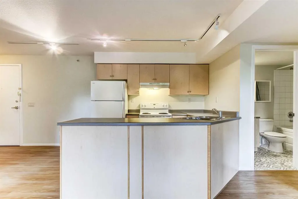 180 Kananaskis Way, #507
