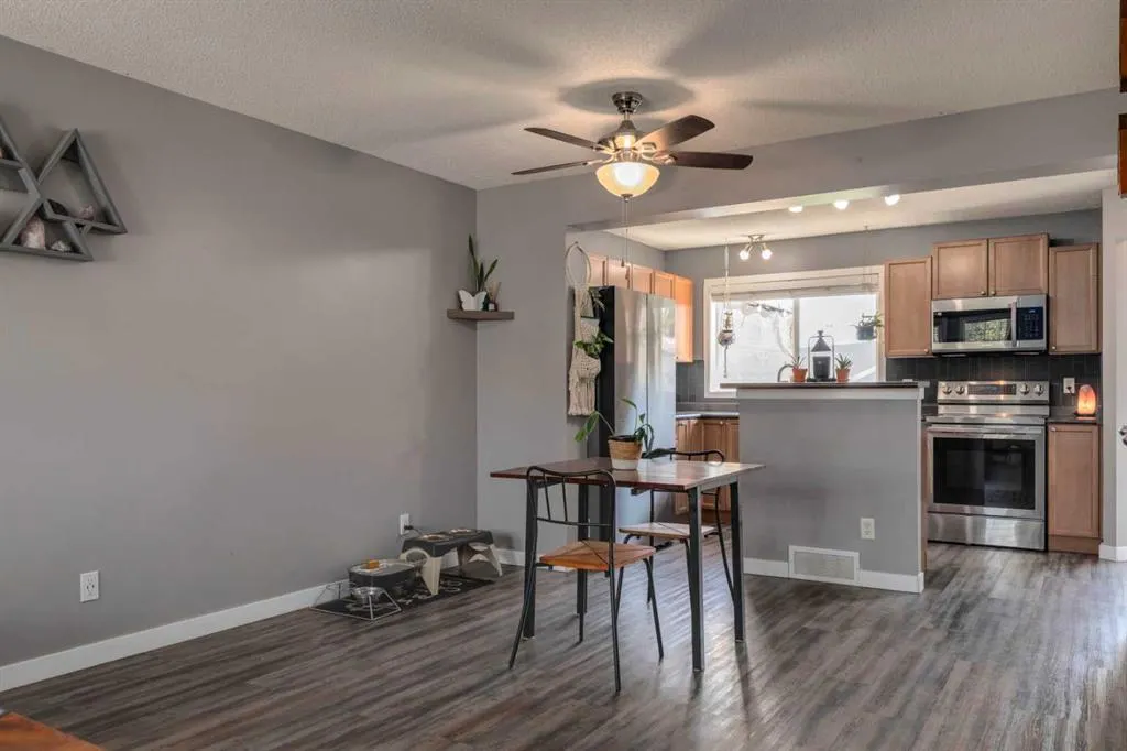 370 Elgin View SE