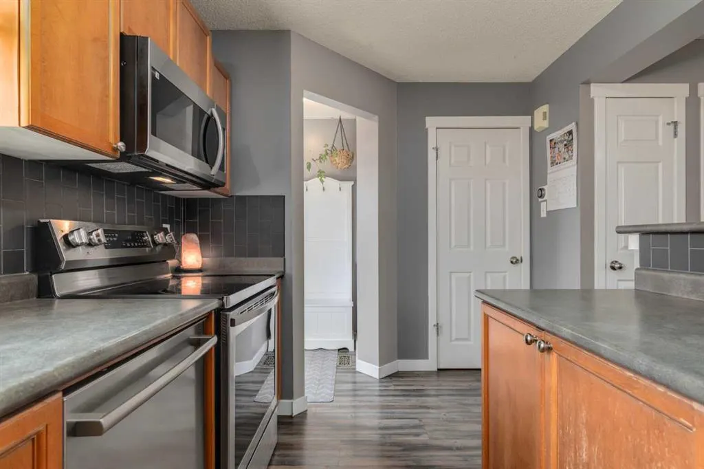 370 Elgin View SE