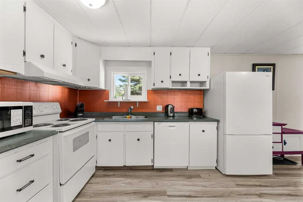 32102 Range Road 42