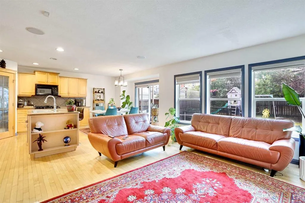 204 Covehaven Gardens NE