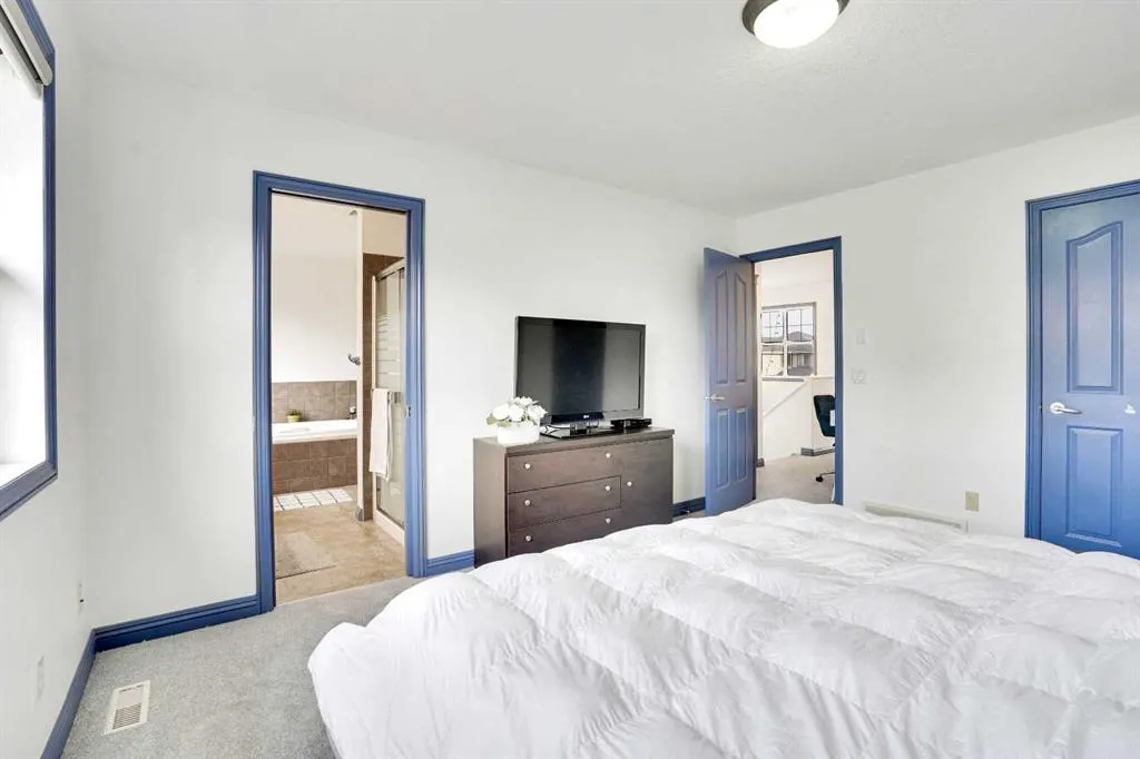 204 Covehaven Gardens NE