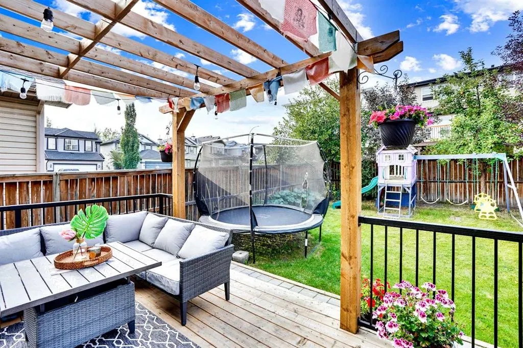 204 Covehaven Gardens NE