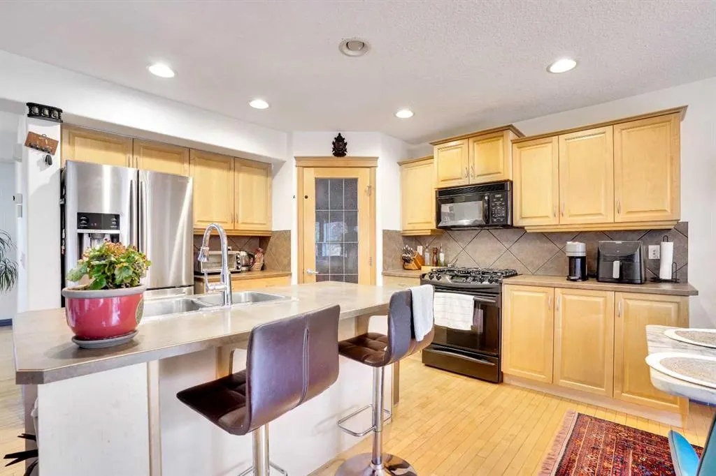 204 Covehaven Gardens NE