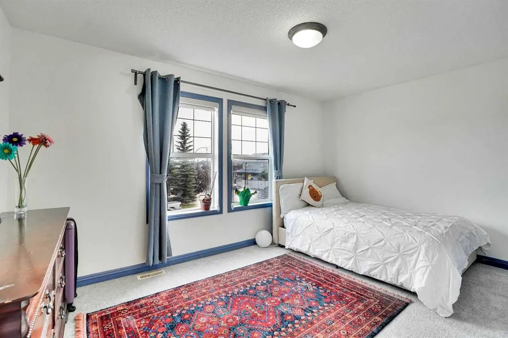 204 Covehaven Gardens NE