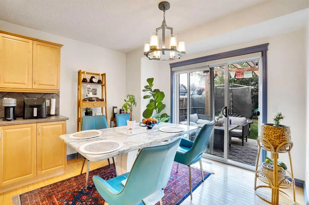 204 Covehaven Gardens NE