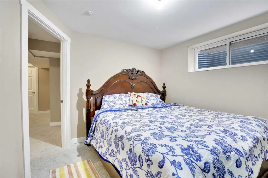 204 Covehaven Gardens NE