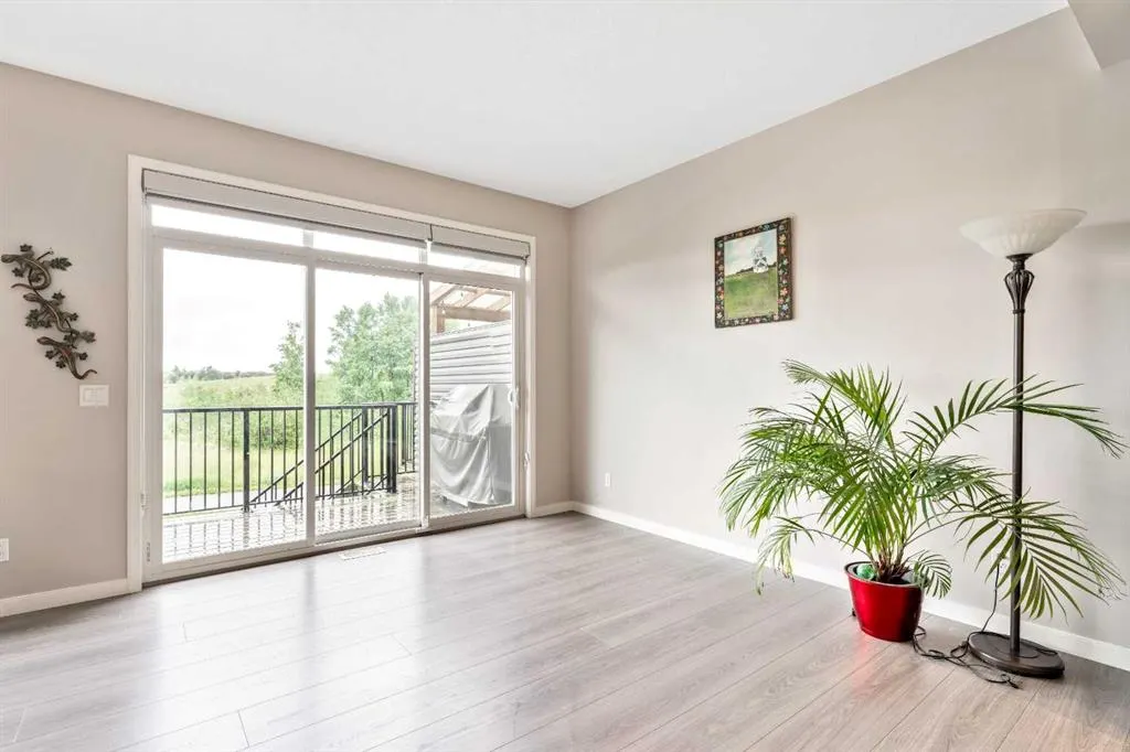 75 Fireside Crescent