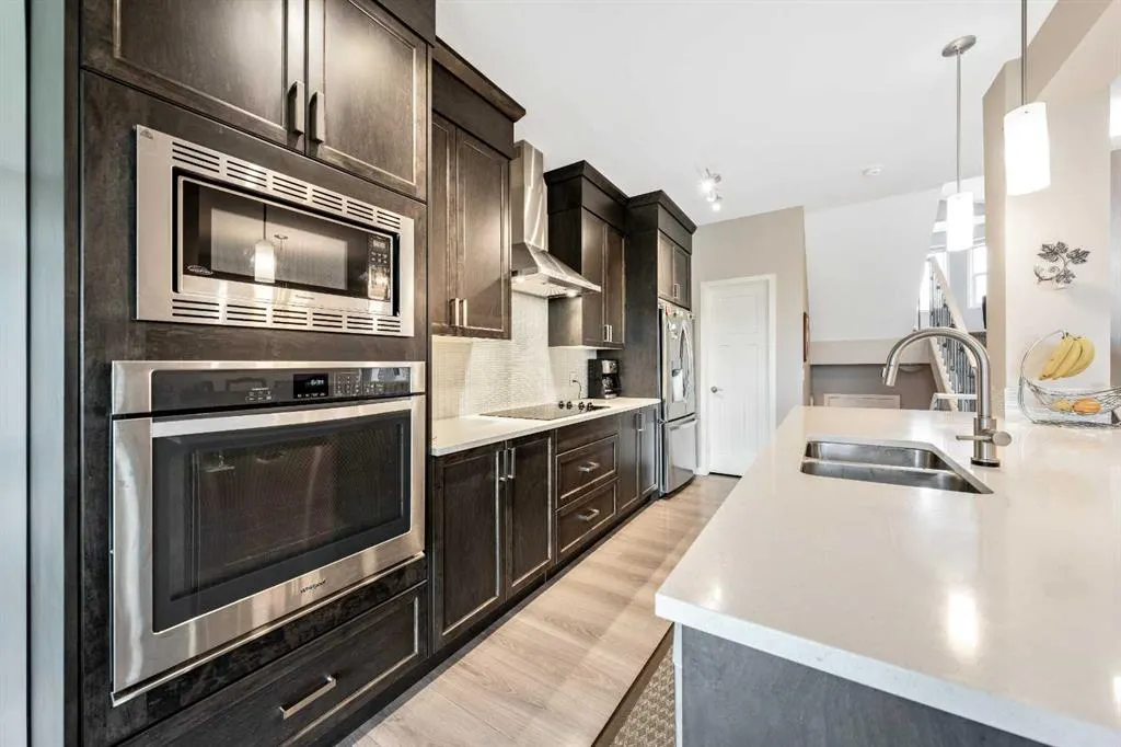 75 Fireside Crescent