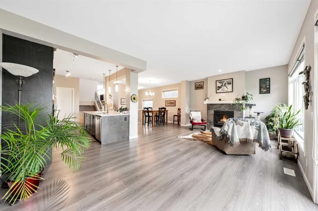 75 Fireside Crescent