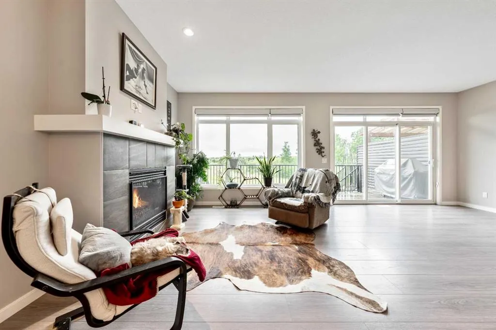 75 Fireside Crescent