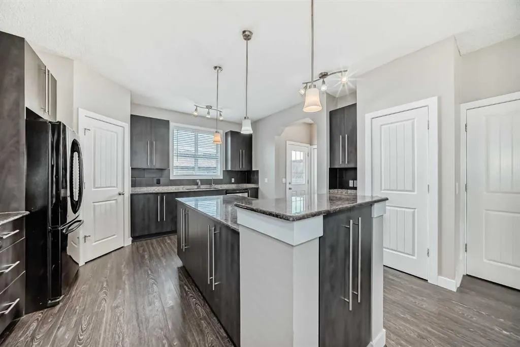 11 Skyview Springs Manor NE