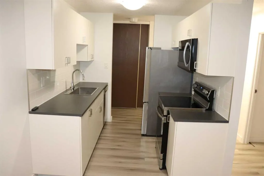 5611 10 Avenue, #201A
