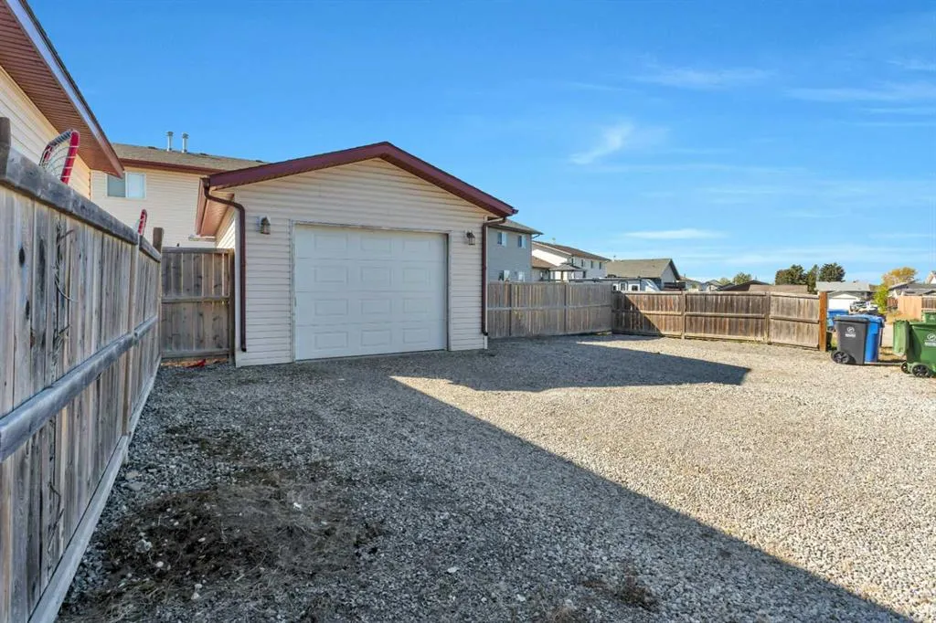 4536 44 Avenue Close
