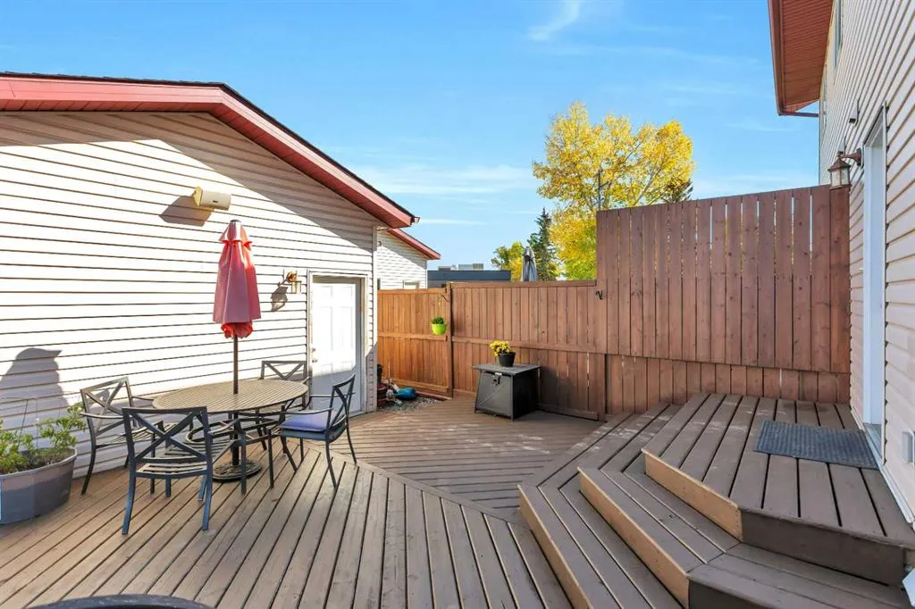4536 44 Avenue Close