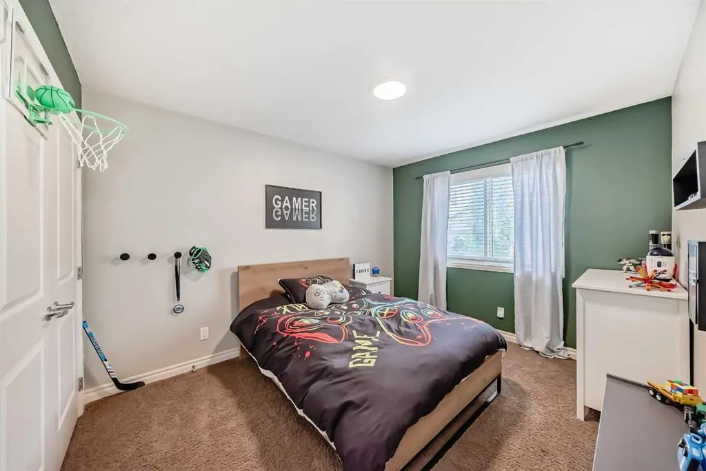 60 Sage Berry Road NW