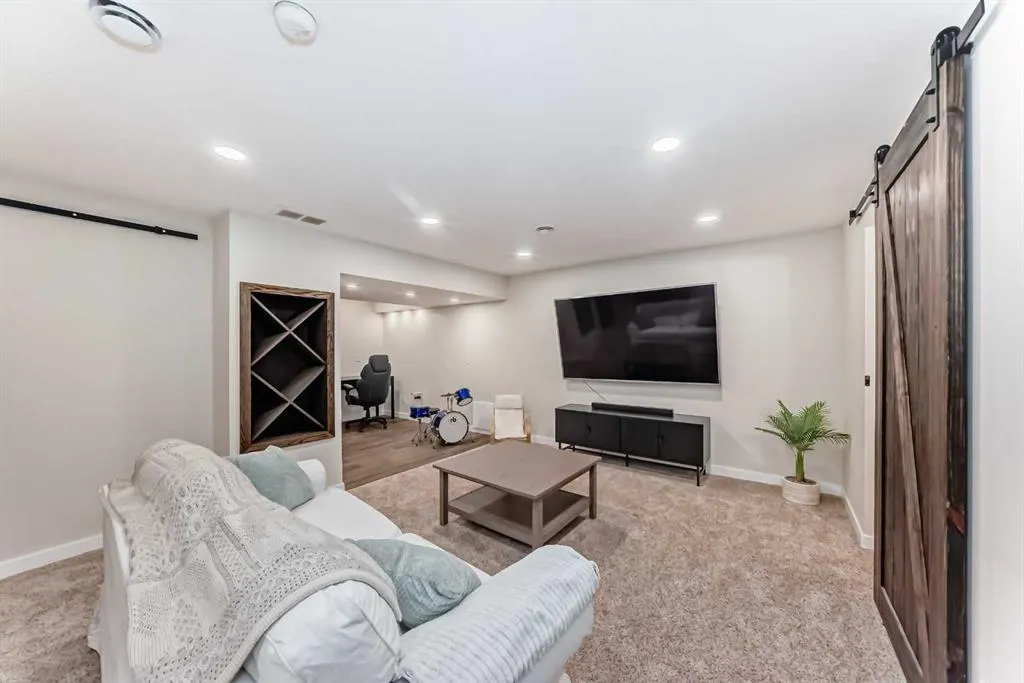 60 Sage Berry Road NW