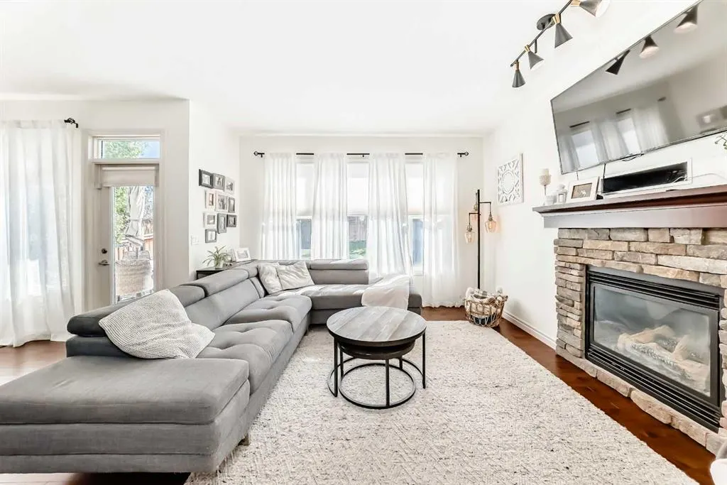 60 Sage Berry Road NW